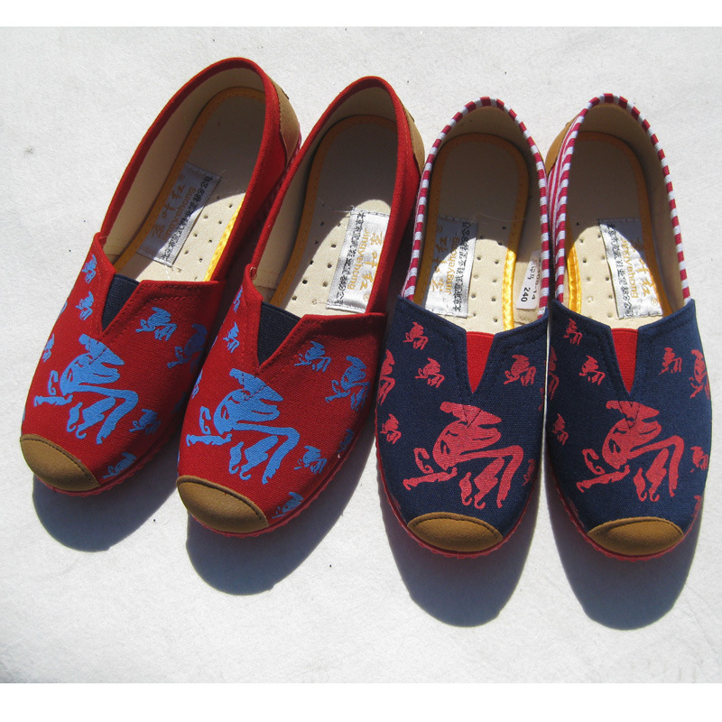 在这个注重健康的年代，选择一双合适的健康鞋对于日常行走乃至运动都至关重要。今天我们就来聊聊如何在众多的健康鞋品牌中挑选适合自己的那一款。